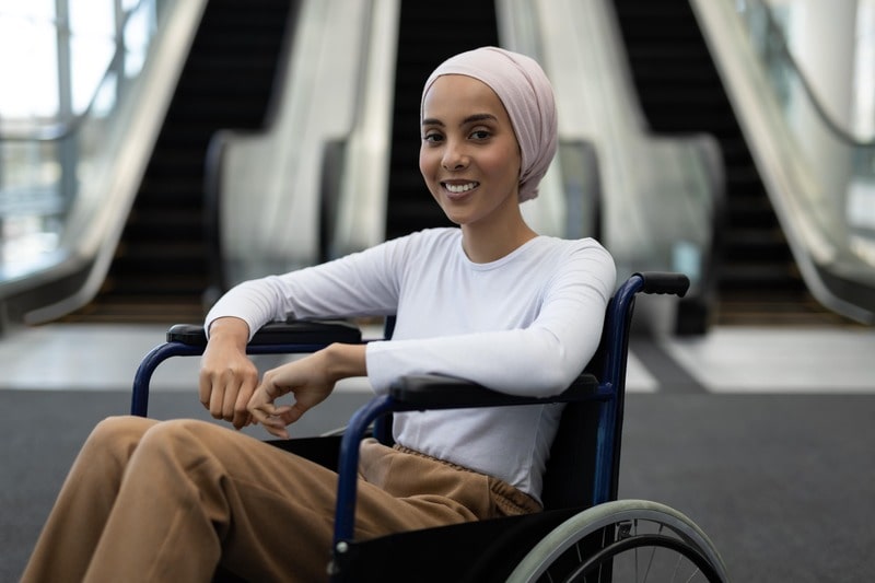 inclusao mercado trabalho mulher cadeira rodas